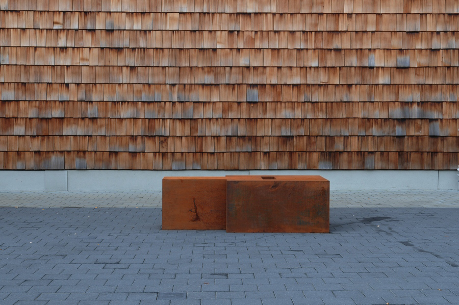 Riki Mijling [NL]3E - 2014.CorTen Stahl, dreiteilig, je 108 x 108 x 54 cm