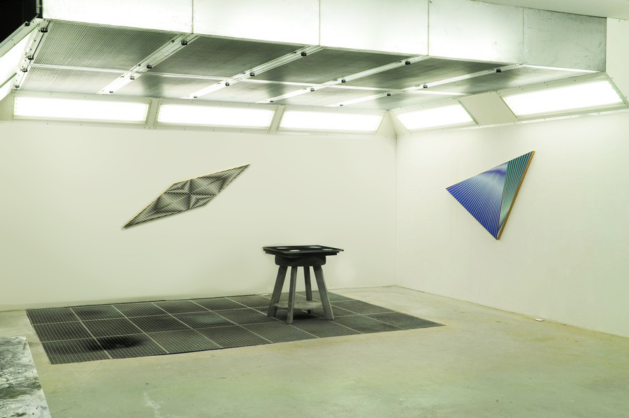 Gilbert Hsiao [US]N-S-E-W, 2010.Acryl auf Holz,44 cm x 215 cmUntitled, 2011.Acryl auf Holz,88 cm x 174 cm