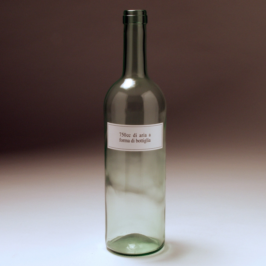 750cc di aria in forma di bottiglia [0.75 lt. of air bottle-shaped], 2007. Glass bottle, paper label. 7,5 x 30 cm.